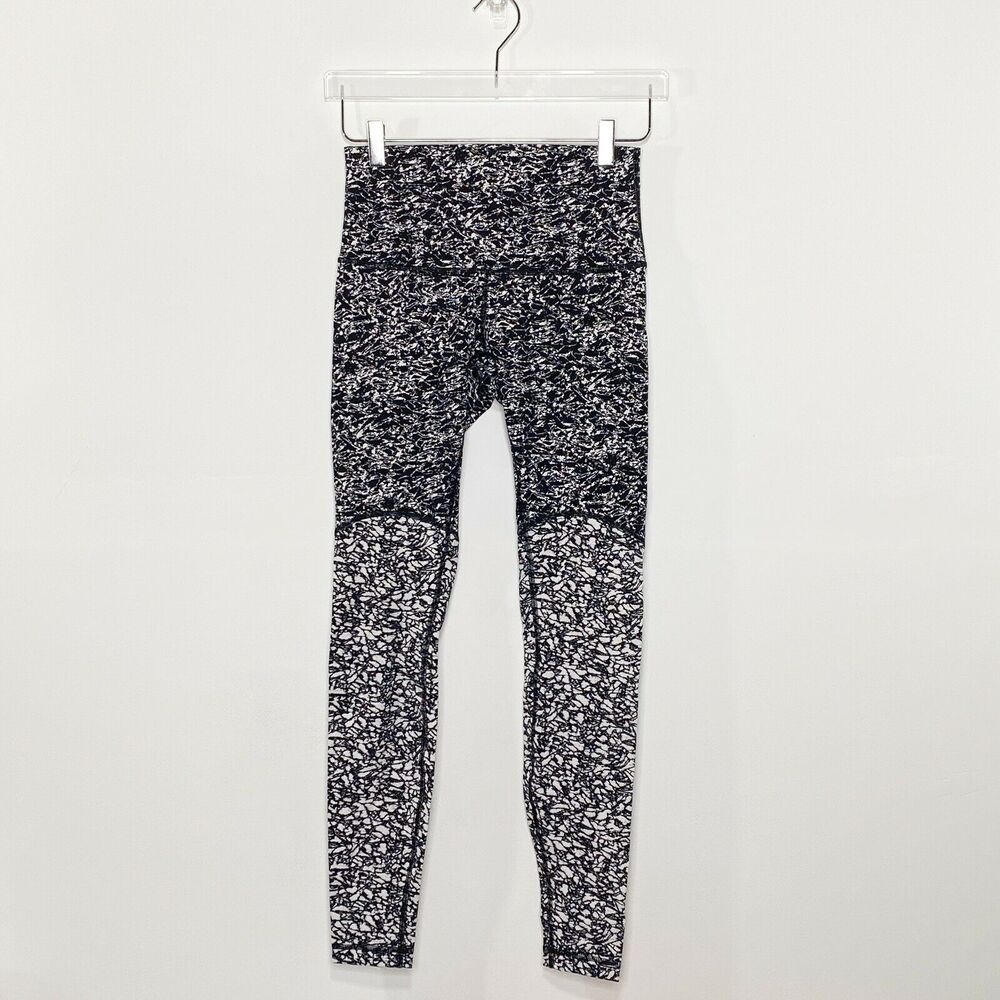LuLuLemon Leggings Sz 4 Ice Breaker/Ice Wave Black/White Hi Rise Luxtreme‎